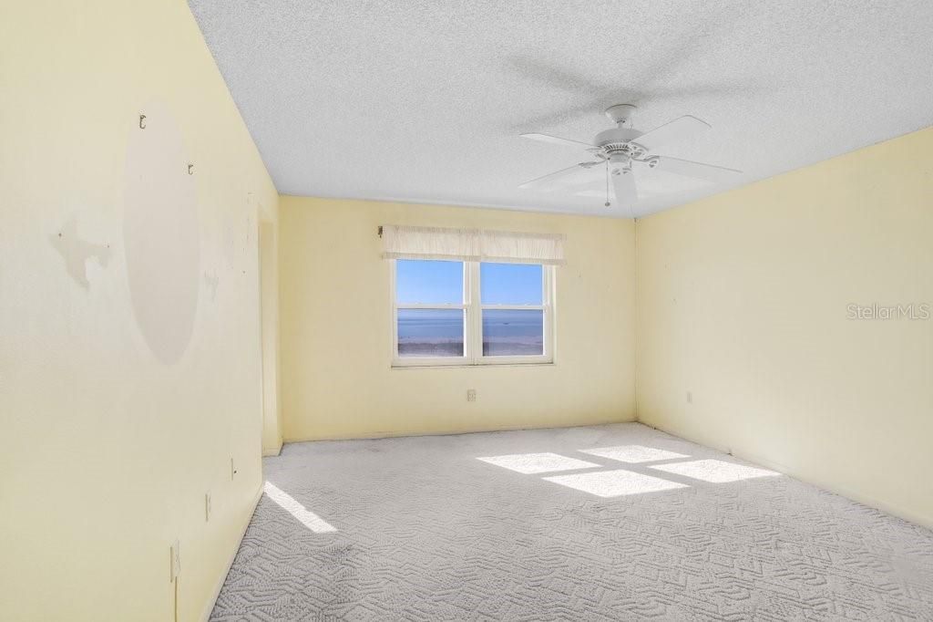 Active With Contract: $575,000 (2 beds, 2 baths, 1270 Square Feet)