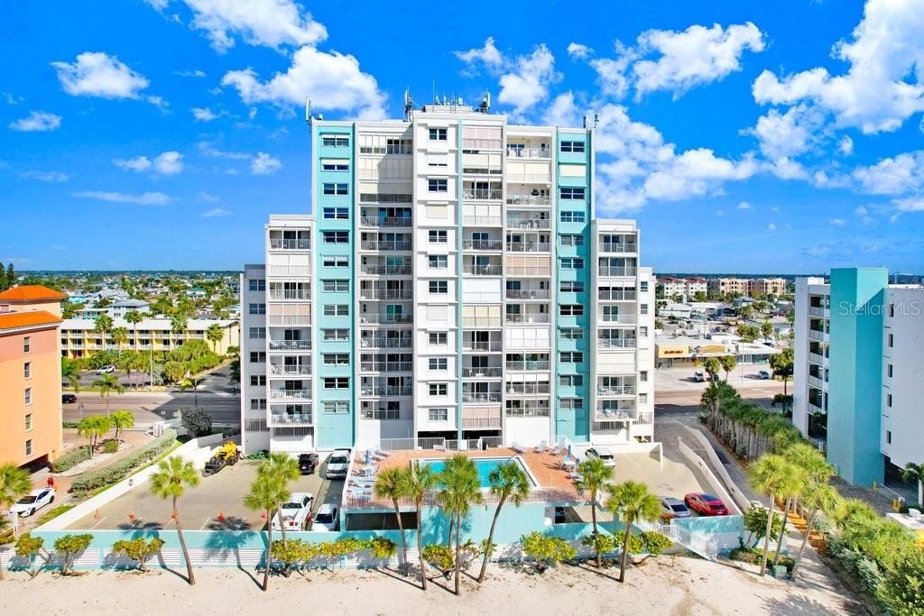 Active With Contract: $575,000 (2 beds, 2 baths, 1270 Square Feet)