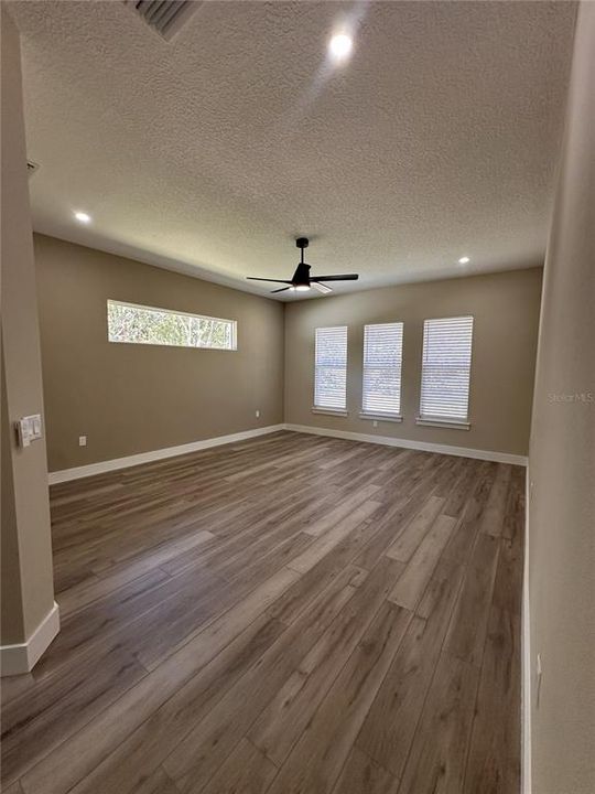 En Venta: $820,000 (4 camas, 3 baños, 3186 Pies cuadrados)