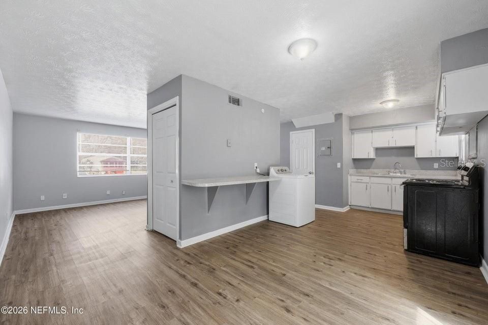 For Sale: $89,999 (3 beds, 1 baths, 1248 Square Feet)