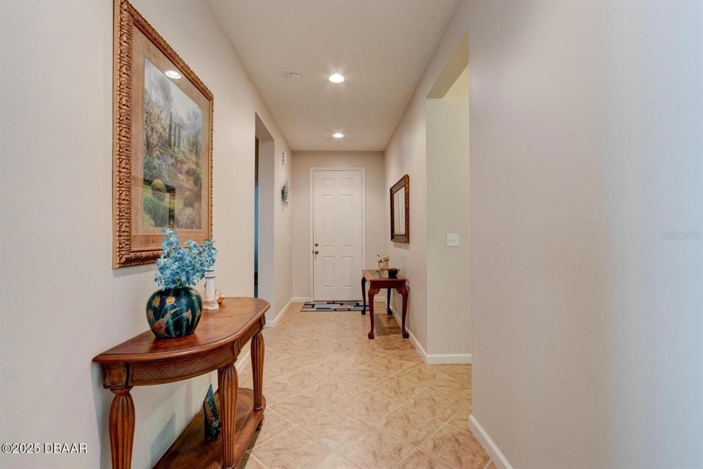 En Venta: $349,900 (4 camas, 2 baños, 1983 Pies cuadrados)