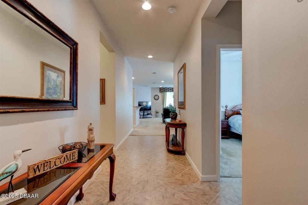 En Venta: $349,900 (4 camas, 2 baños, 1983 Pies cuadrados)