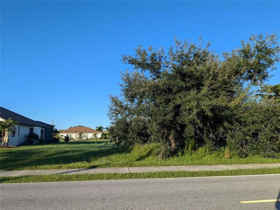 En Venta: $45,000 (0.22 acres)