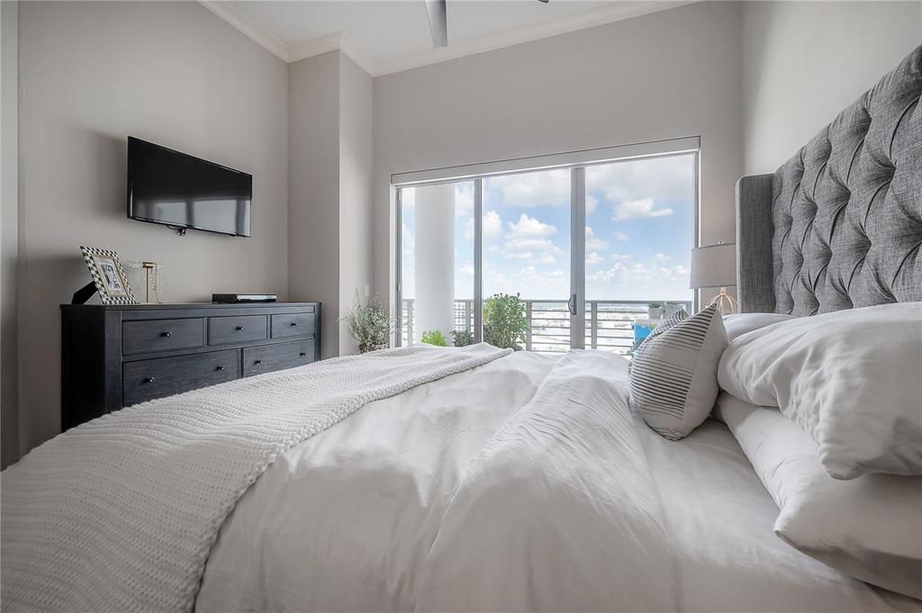 For Rent: $7,200 (3 beds, 3 baths, 2161 Square Feet)
