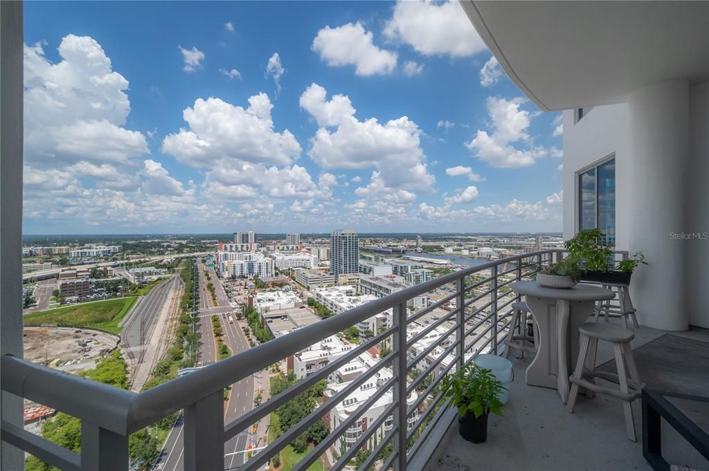 For Rent: $7,200 (3 beds, 3 baths, 2161 Square Feet)