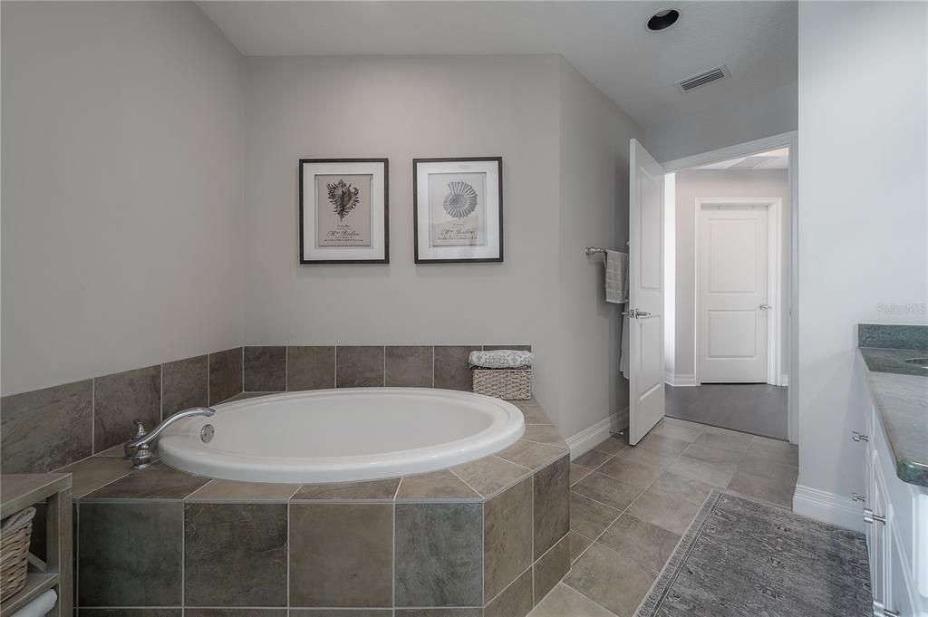 For Rent: $7,200 (3 beds, 3 baths, 2161 Square Feet)