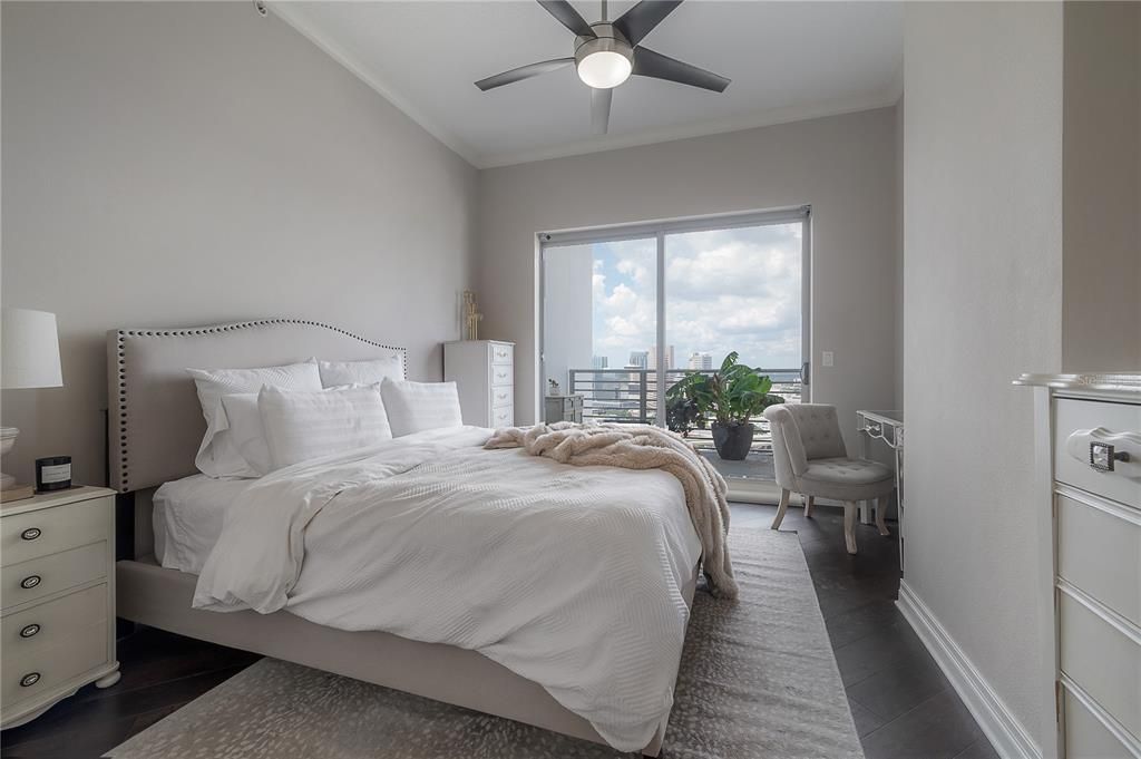 For Rent: $7,200 (3 beds, 3 baths, 2161 Square Feet)