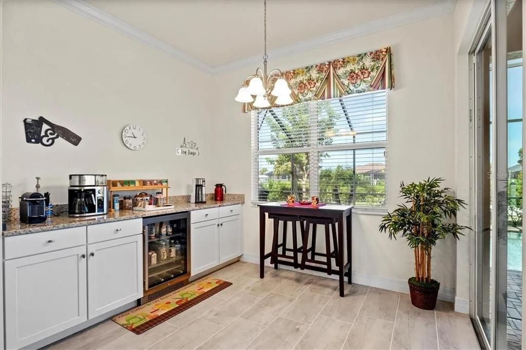 En Venta: $950,000 (4 camas, 2 baños, 2374 Pies cuadrados)