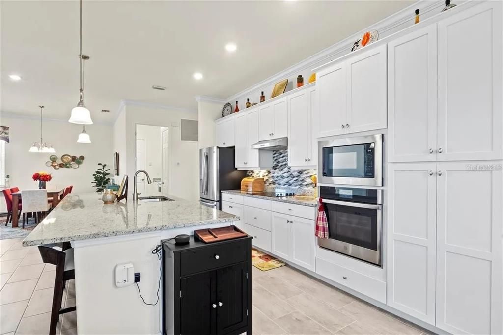 En Venta: $950,000 (4 camas, 2 baños, 2374 Pies cuadrados)