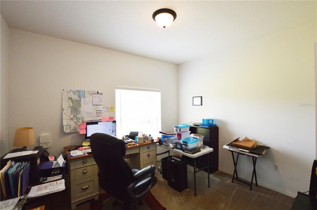 Activo con contrato: $309,000 (3 camas, 2 baños, 2294 Pies cuadrados)