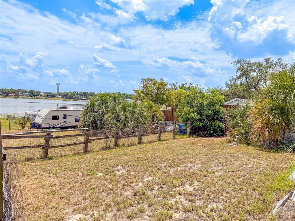 For Sale: $129,990 (2 beds, 1 baths, 660 Square Feet)