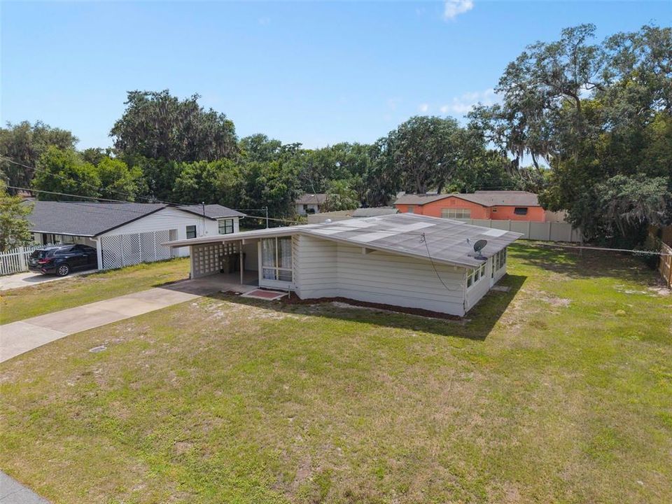 Activo con contrato: $240,000 (3 camas, 1 baños, 1367 Pies cuadrados)