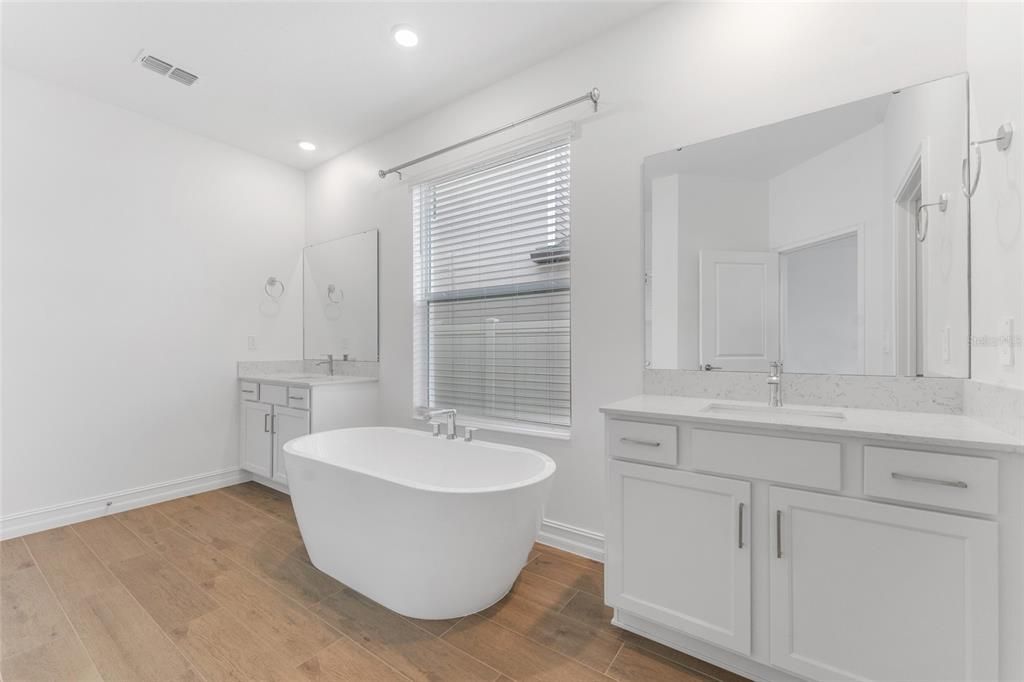 For Rent: $4,500 (4 beds, 2 baths, 2954 Square Feet)