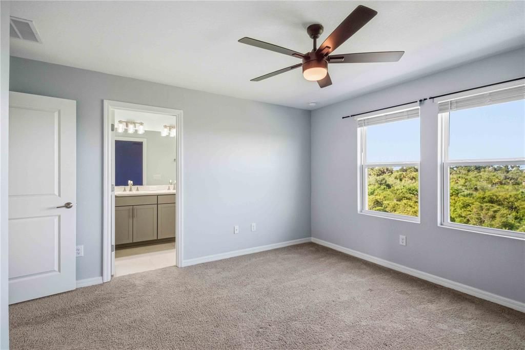 For Rent: $2,200 (3 beds, 2 baths, 1394 Square Feet)