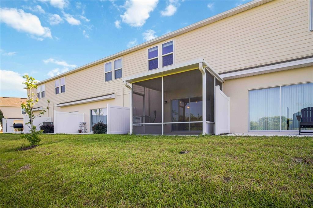 For Rent: $2,200 (3 beds, 2 baths, 1394 Square Feet)