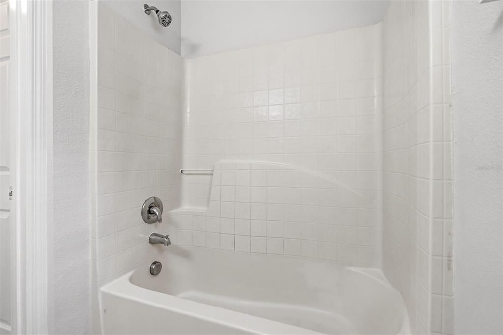 For Sale: $318,900 (4 beds, 2 baths, 2088 Square Feet)
