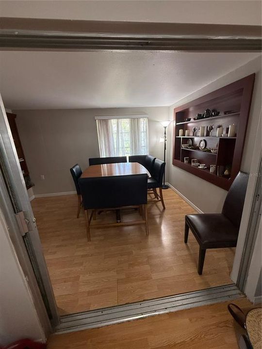 For Rent: $1,595 (3 beds, 2 baths, 1294 Square Feet)