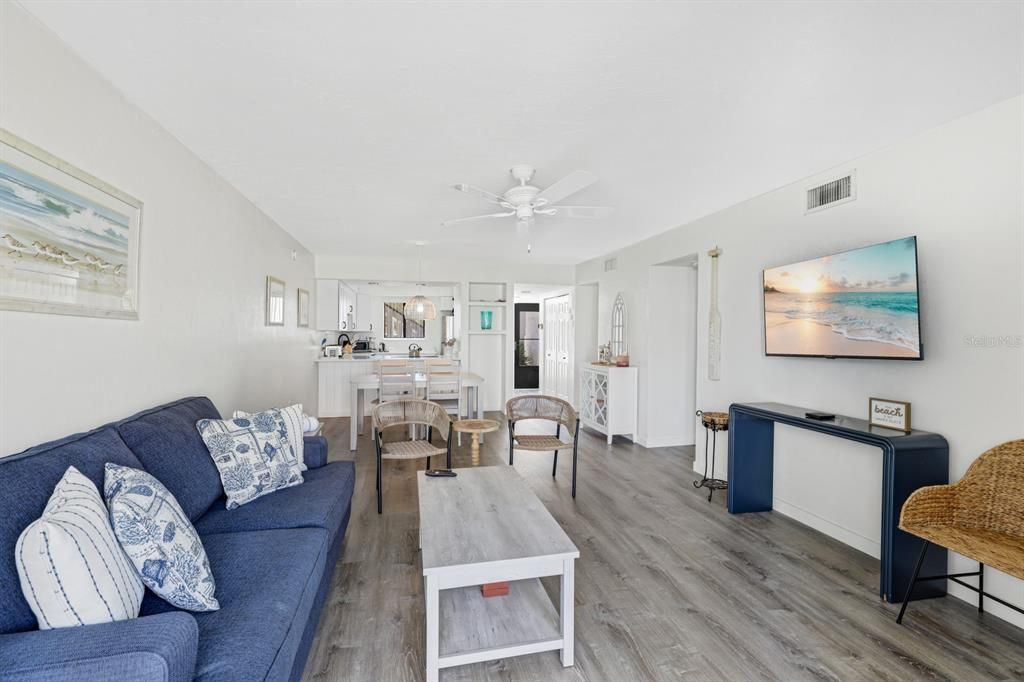 For Sale: $539,900 (2 beds, 2 baths, 1080 Square Feet)