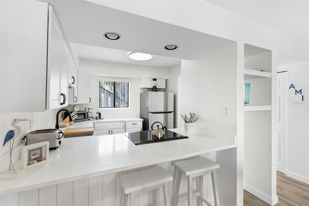 For Sale: $539,900 (2 beds, 2 baths, 1080 Square Feet)