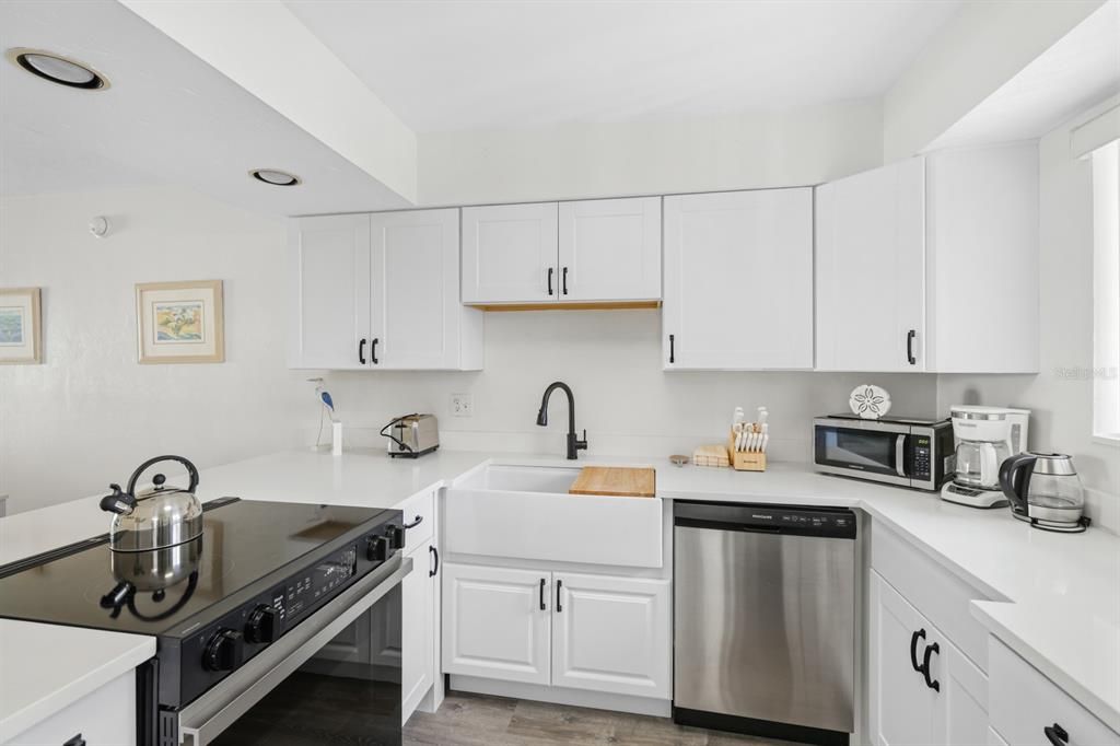 For Sale: $539,900 (2 beds, 2 baths, 1080 Square Feet)