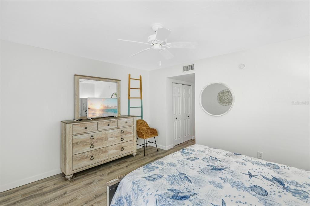 For Sale: $539,900 (2 beds, 2 baths, 1080 Square Feet)