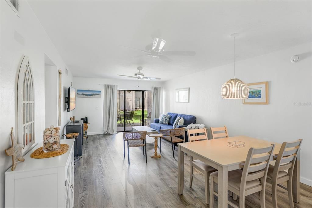 For Sale: $539,900 (2 beds, 2 baths, 1080 Square Feet)