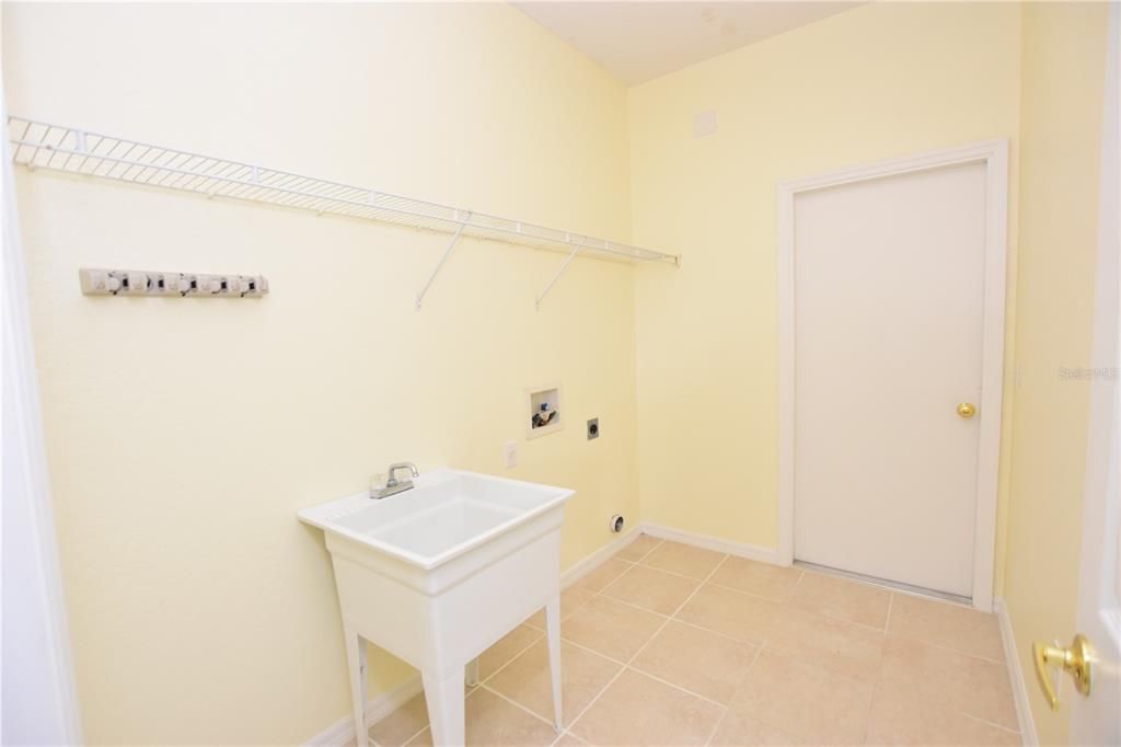 En Renta: $2,090 (4 camas, 2 baños, 2018 Pies cuadrados)