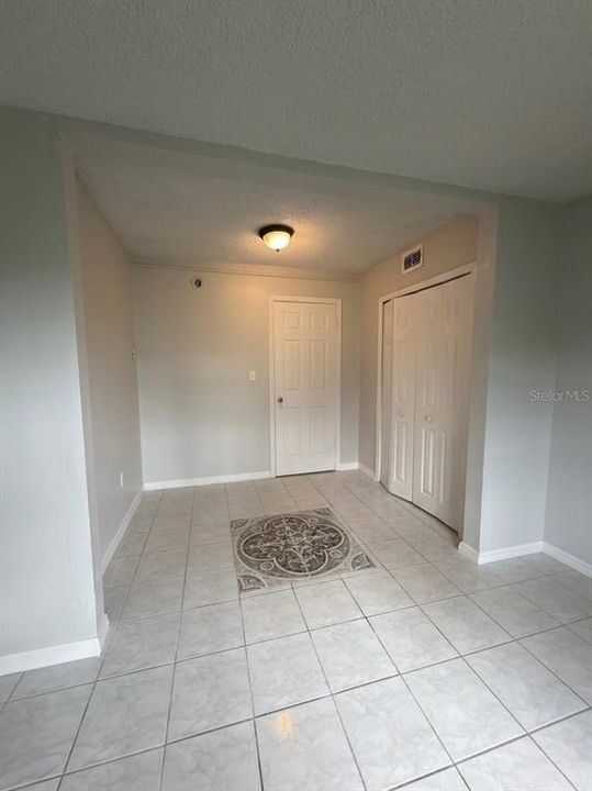 For Sale: $154,400 (2 beds, 1 baths, 793 Square Feet)