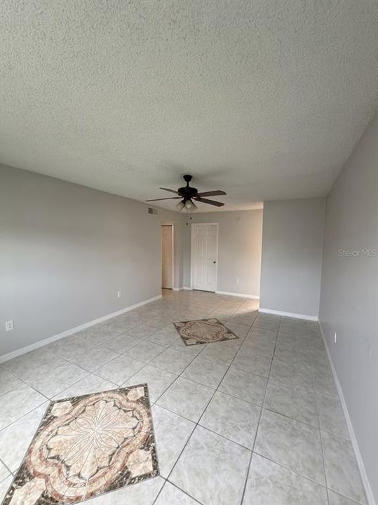 For Sale: $154,400 (2 beds, 1 baths, 793 Square Feet)