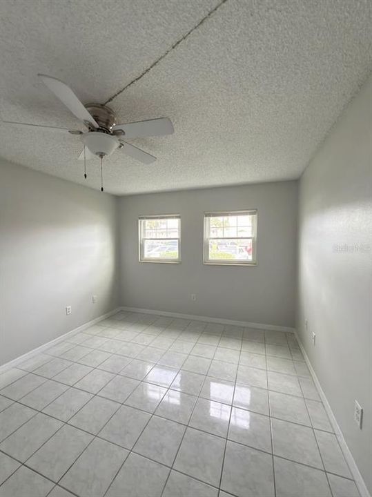 For Sale: $154,400 (2 beds, 1 baths, 793 Square Feet)