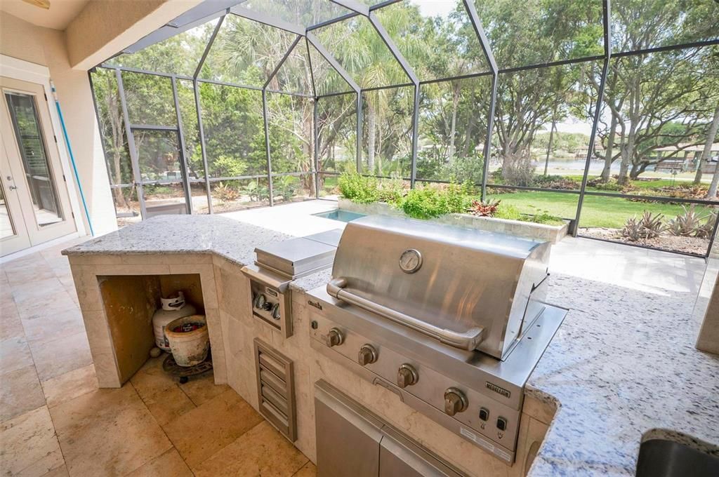 Activo con contrato: $1,499,000 (4 camas, 3 baños, 3188 Pies cuadrados)