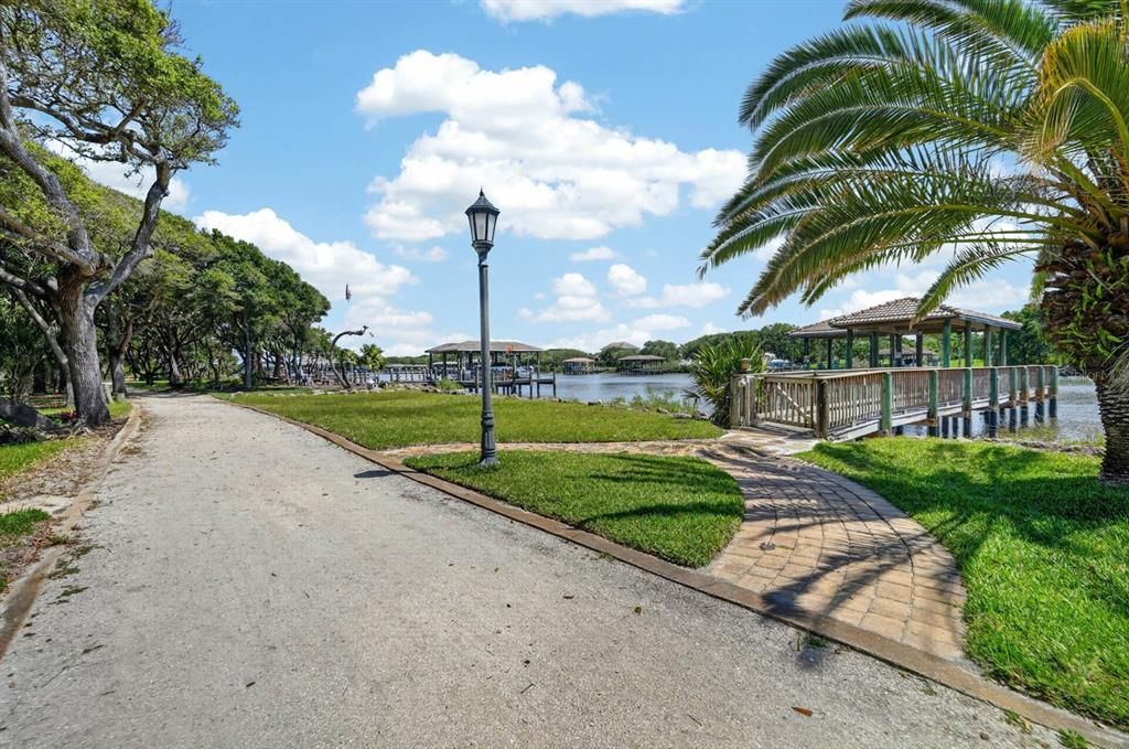 Activo con contrato: $1,499,000 (4 camas, 3 baños, 3188 Pies cuadrados)