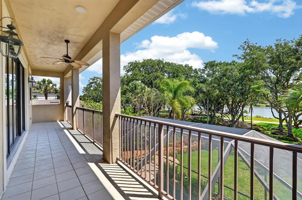 Activo con contrato: $1,499,000 (4 camas, 3 baños, 3188 Pies cuadrados)