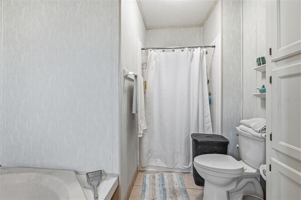 En Venta: $185,000 (3 camas, 2 baños, 1624 Pies cuadrados)