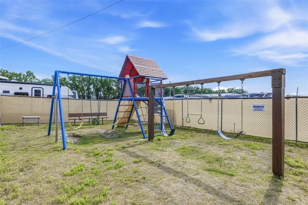 En Venta: $185,000 (3 camas, 2 baños, 1624 Pies cuadrados)