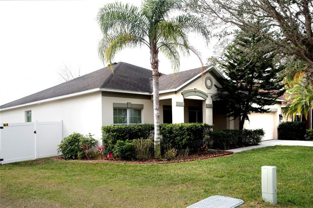 For Rent: $2,400 (3 beds, 2 baths, 2127 Square Feet)