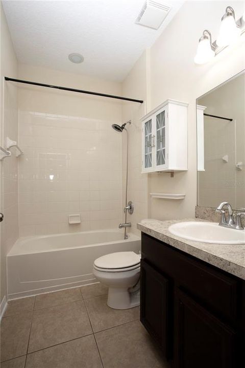 For Rent: $2,400 (3 beds, 2 baths, 2127 Square Feet)