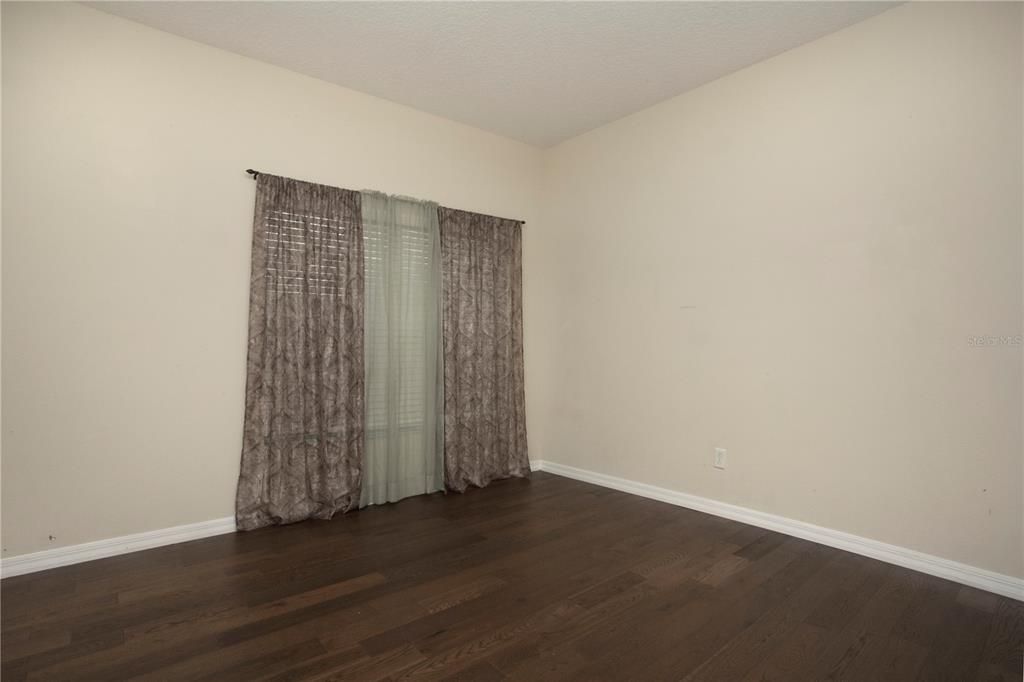 For Rent: $2,400 (3 beds, 2 baths, 2127 Square Feet)