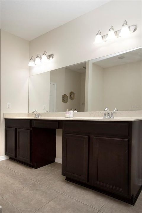 For Rent: $2,400 (3 beds, 2 baths, 2127 Square Feet)