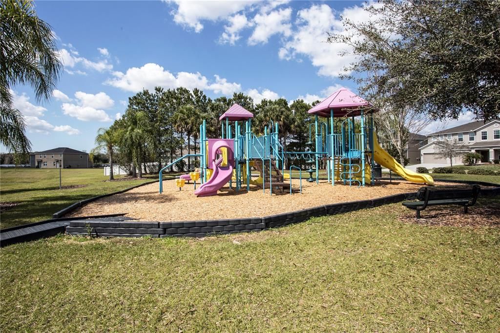 For Rent: $2,400 (3 beds, 2 baths, 2127 Square Feet)