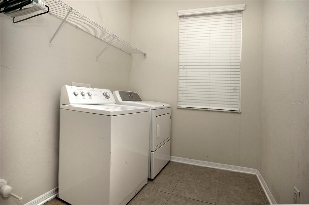 For Rent: $2,400 (3 beds, 2 baths, 2127 Square Feet)