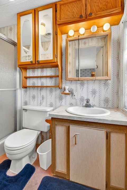 На продажу: $124,900 (2 спален, 2 ванн, 1012 Квадратных фут)