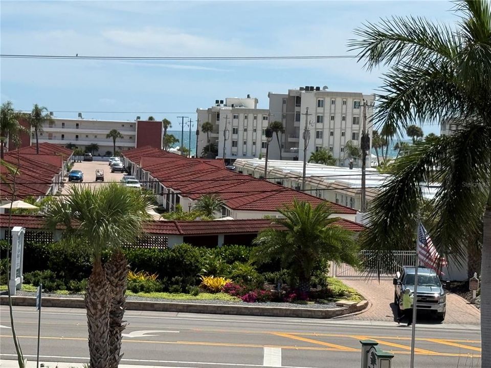 For Sale: $529,900 (2 beds, 2 baths, 1332 Square Feet)