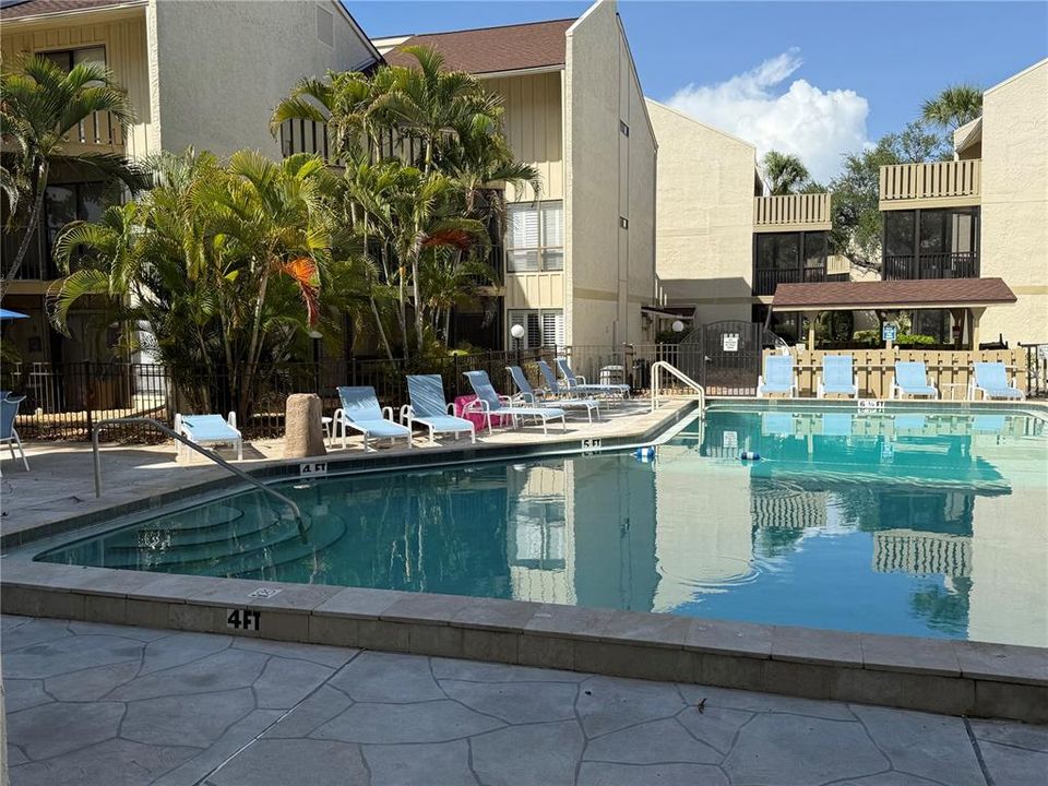 For Sale: $529,900 (2 beds, 2 baths, 1332 Square Feet)
