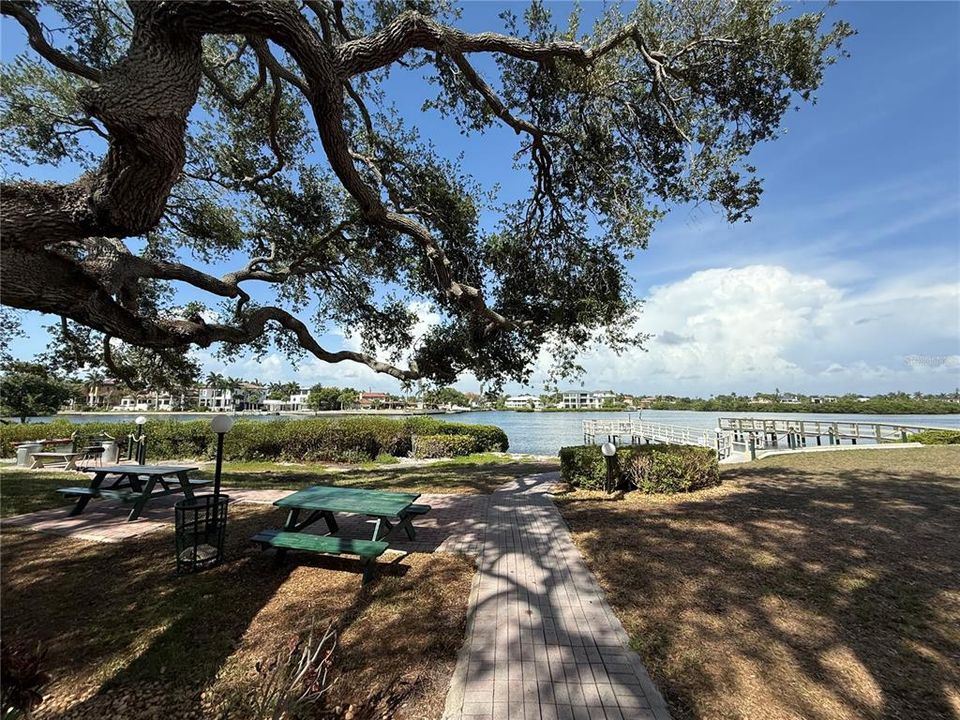 For Sale: $529,900 (2 beds, 2 baths, 1332 Square Feet)