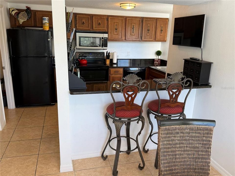 For Sale: $529,900 (2 beds, 2 baths, 1332 Square Feet)