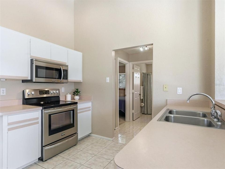Active With Contract: $350,000 (3 beds, 2 baths, 1685 Square Feet)