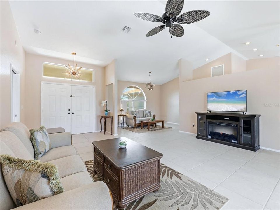Active With Contract: $350,000 (3 beds, 2 baths, 1685 Square Feet)