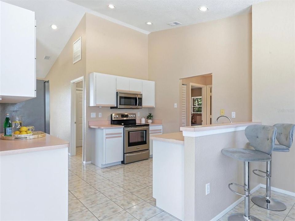 Active With Contract: $350,000 (3 beds, 2 baths, 1685 Square Feet)