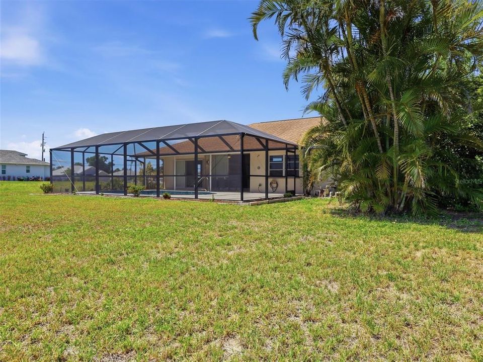 Active With Contract: $350,000 (3 beds, 2 baths, 1685 Square Feet)
